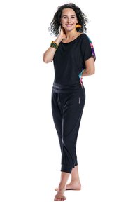 Winshape - FUNCTIONAL SOFT AND LIGHT - Tricou cu imprimeu - colourful tiger black Imagine miniatură 1