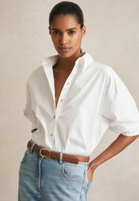 Reiss Cinturón - tan