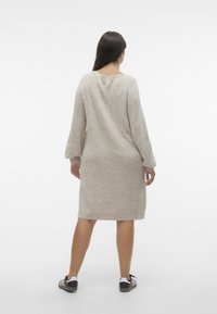 Vero Moda Curve Vestido de punto - birch