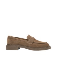 Bruine suède loafers met een lage, vierkante rubberen hak, voorzien van een gestikte rand en dubbele banden over de wreef voor detail.