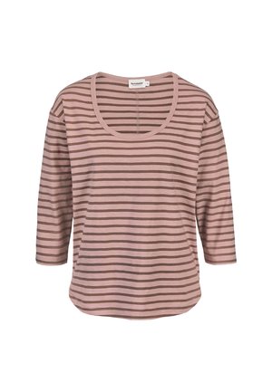 Pinkes und braunes, horizontal gestreiftes Shirt mit dreiviertel Ärmeln und rundem Ausschnitt, auf weißem Hintergrund dargestellt.