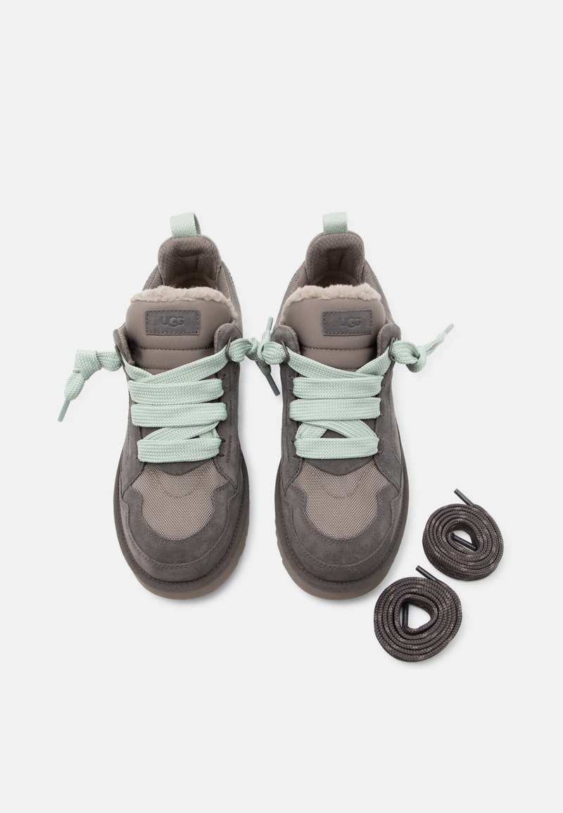 UGG LOWMEL - Tenisky - dense smoke/artichoke