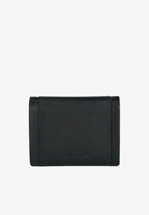 Cartera de cuero negro con textura suave, forma rectangular y costuras decorativas; cuenta con logotipos en relieve en el frente.