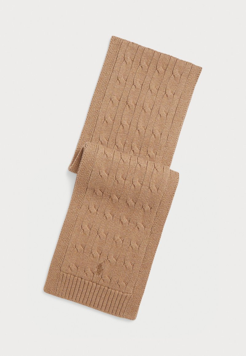 Πλεκτός κασκόλ καφέ χρώματος με ριμπ έγγραφο, διαθέτοντας μια υφή με σχέδιο καλωδίου και απαλή υφή. Μετρά περίπου 160 εκ. σε μήκος.