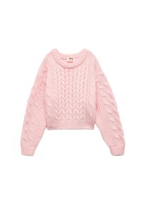 Suéter de punto rosa con un diseño corto, que presenta un escote redondo y patrones de cable texturizados en el cuerpo y las mangas.