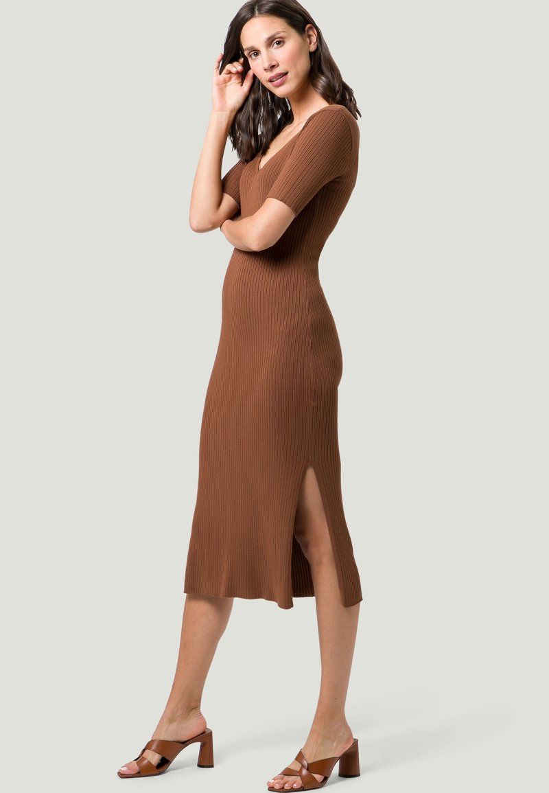 Damen Freizeitkleider | zero Strickkleid almond/braun - WN69579 Damen Freizeitkleider | zero Strickkleid almond/braun - WN69579