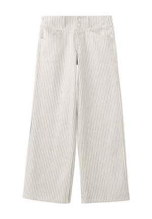 Pantalones blancos de pernera ancha con finas rayas verticales negras, bolsillos delanteros y cierre de doble botón en la cintura.