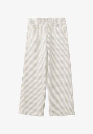 Pantalones blancos de pernera ancha con finas rayas verticales negras, bolsillos delanteros y cierre de doble botón en la cintura.