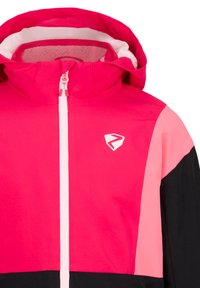 Giacca a blocchi di colore con pannelli rosa acceso, rosa chiaro e nera. Il materiale sembra essere resistente all'acqua e presenta un cappuccio foderato in pile. Chiusura frontale con zip.