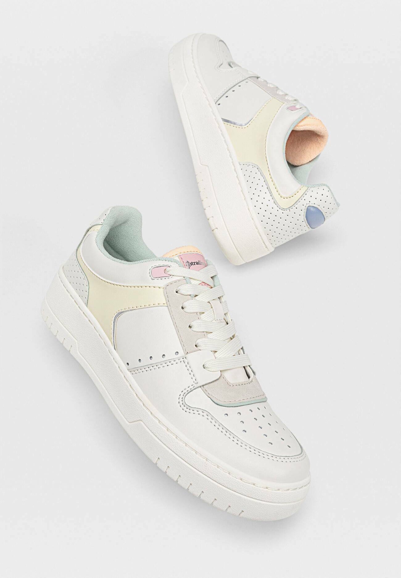 Stradivarius Trainers - white - Zalando.de