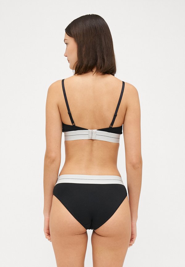 HOTEL BRIEF - Briefs3