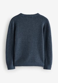 Tumesinine kudumine, pikal varrukal, ümmargune kaelus, tekstuuriga viimistlus ning soonikküljed ja -äär. Tagaplaan, ilma mustriga või kaunistusteta.