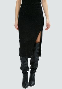 INFLUENCER A-Linien-Rock - black