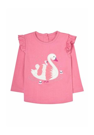 Camiseta rosa de manga larga para niño pequeño con hombros con volantes y un gráfico de un cisne con un cisne bebé en blanco y rosa en el frente.