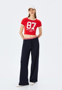 Koton CROP  - T-shirts print - red