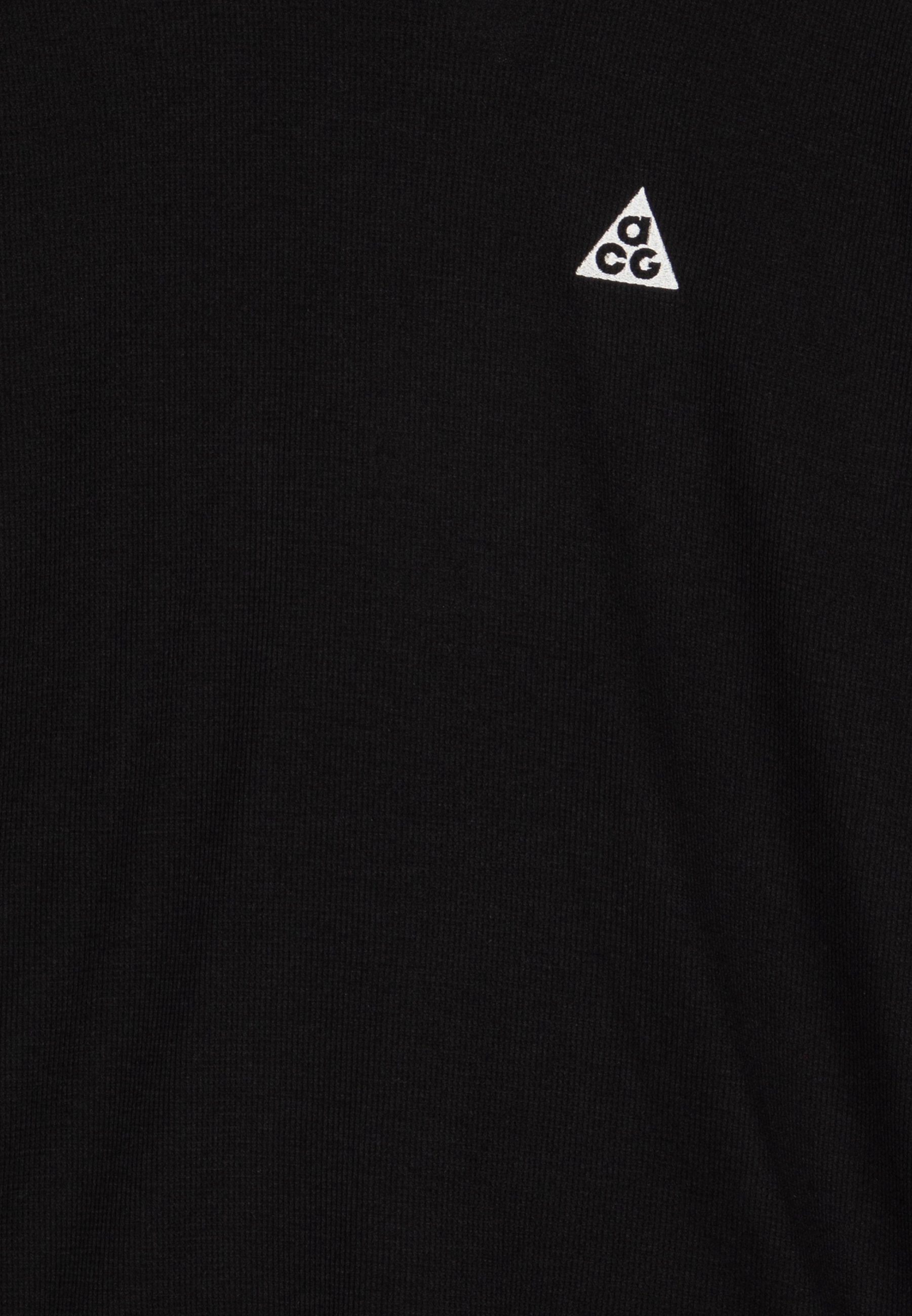t shirt nike acg