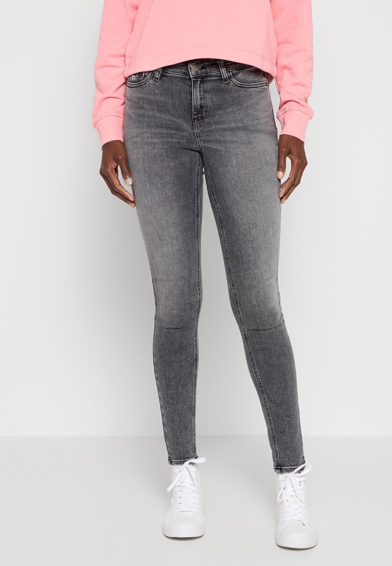 Blugi skinny fit