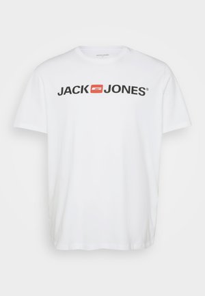 Witte katoenen t-shirt met het "JACK & JONES" logo in zwart en een rode rechthoekige accent. Korte mouwen en ronde hals. Gladde textuur.