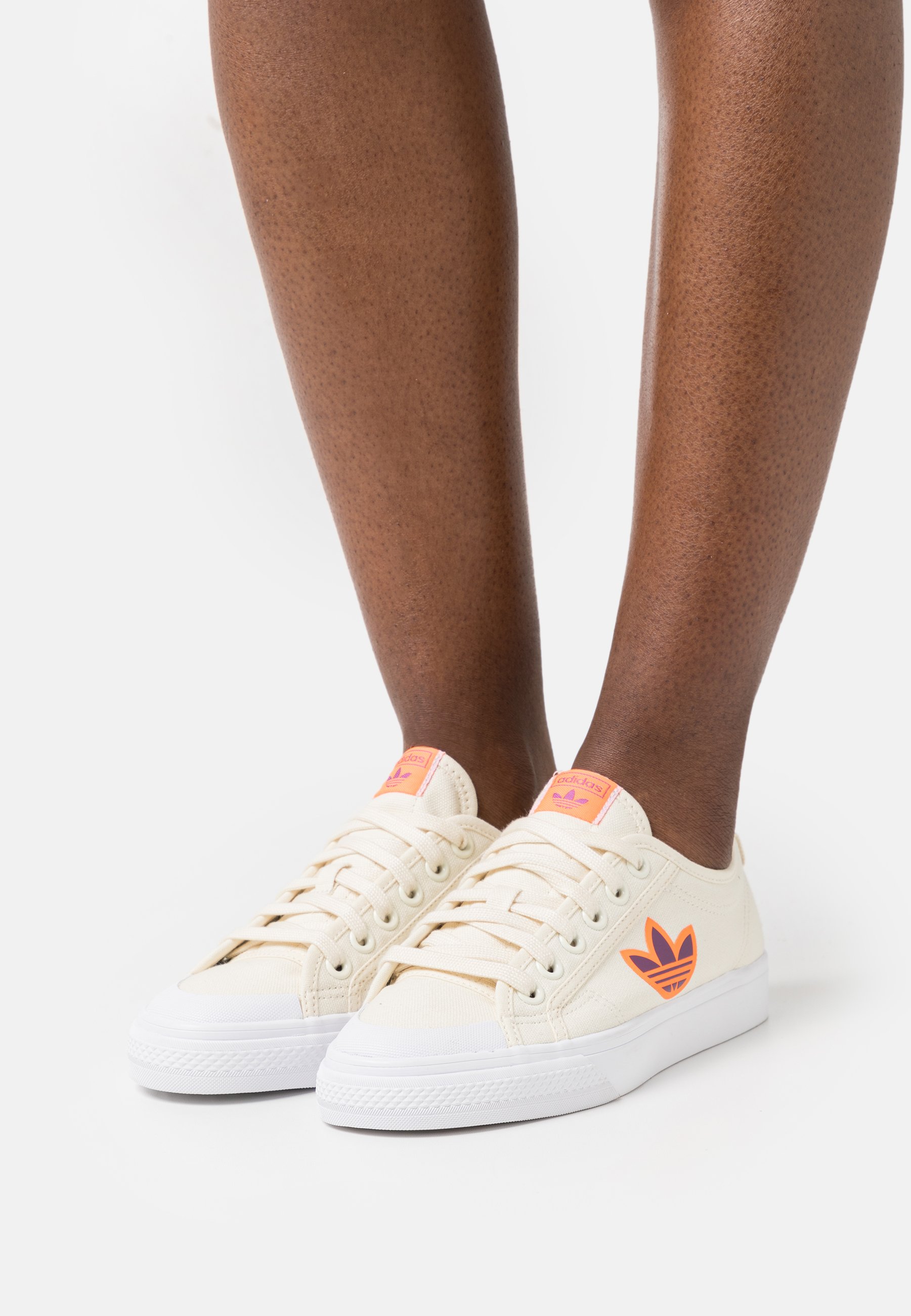Adidas Originals Nizza Trefoil Trainers Cream White Footwear White Screaming Orange Off White Zalando Ie