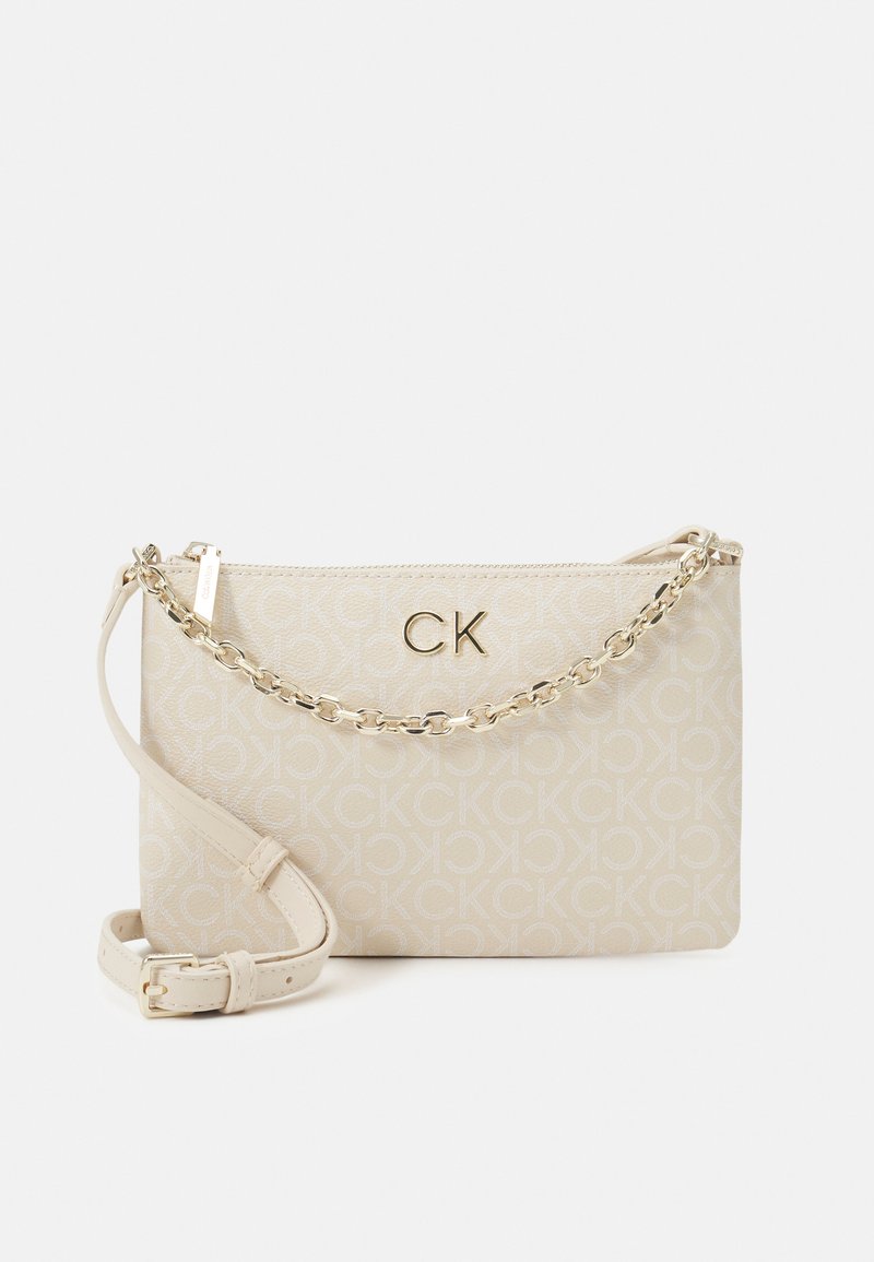 Calvin Klein LOCK CROSSBODY CHAIN MONO Umhängetasche sand/beige