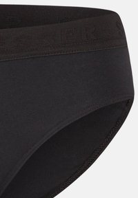 Sous-vêtements noirs en coton avec une ceinture texturée ornée de lettres en relief et des bords lisses et sans couture pour plus de confort.