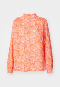Blusa a maniche lunghe di un vivace arancione con un motivo floreale rosa, dotata di un colletto alto e maniche arricciate. Tessuto leggero, vestibilità comoda.