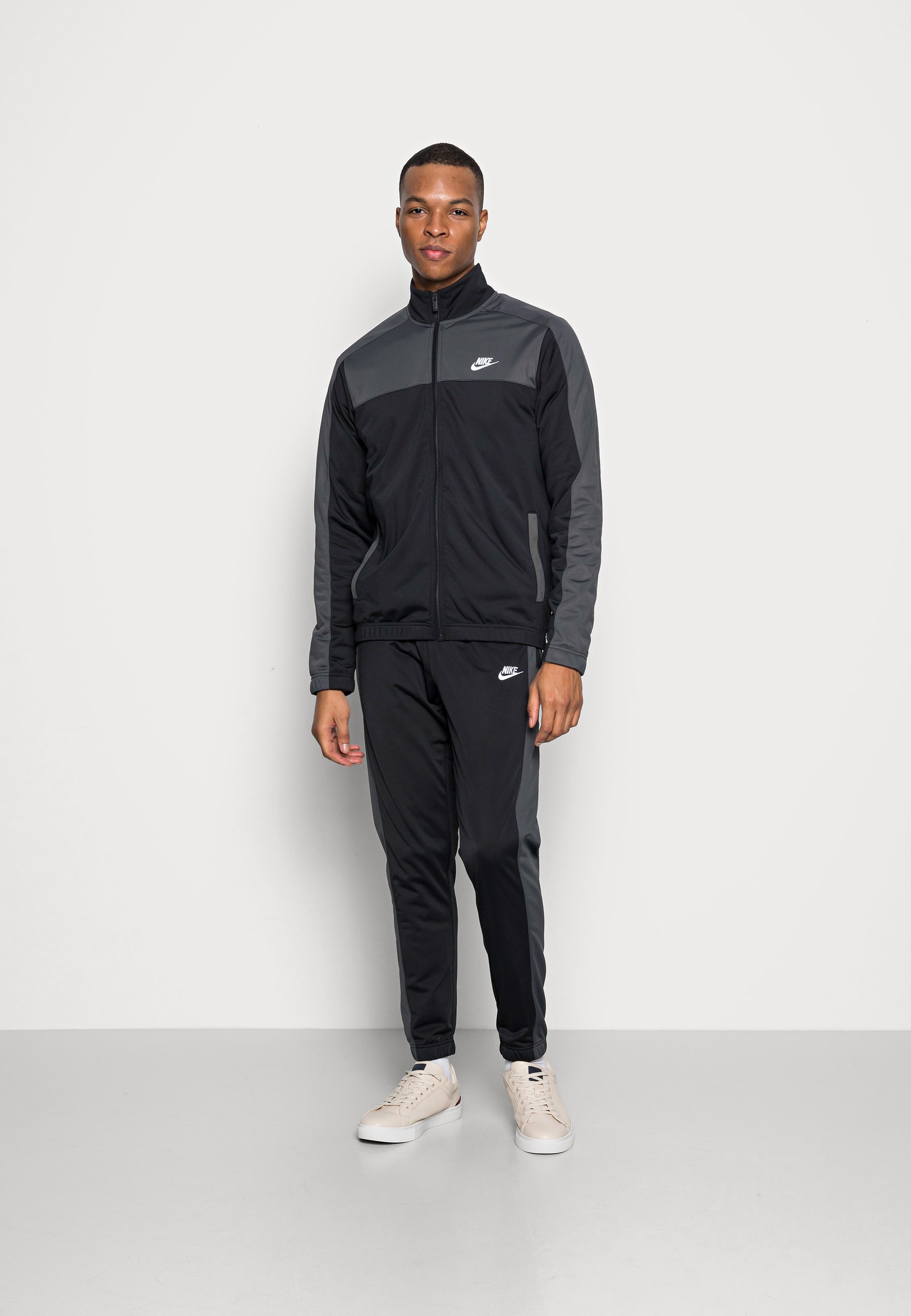 survetement nike classic