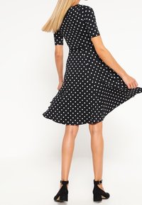 Wallis Vardagsklänning - black