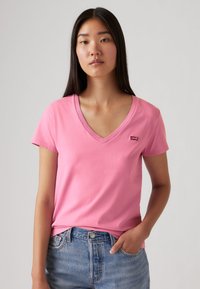 Unselected, pink cosmos