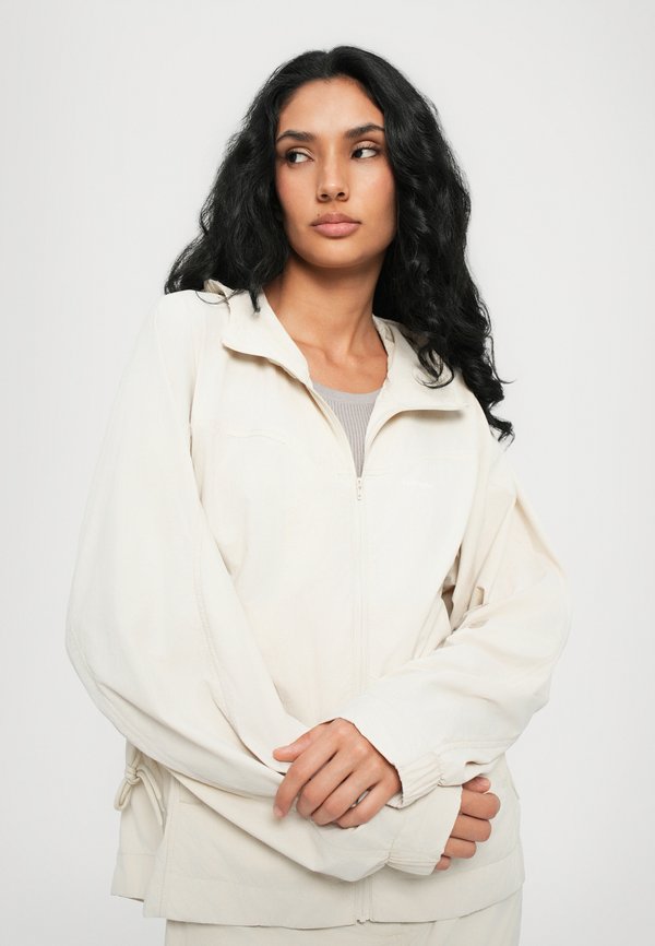 TRACK JACKET - Summer jacket - sand4