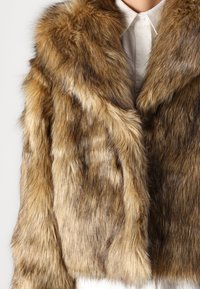 Gina Tricot Kratki kaputi - brown melange