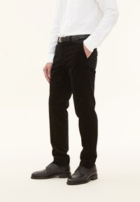 Oscar Jacobson DENZ - Chinot - black