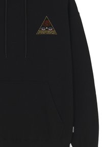 Felpa nera con cappuccio e tasca frontale, caratterizzata da un piccolo logo triangolare con occhi, un simbolo Om rosso e testo giallo sotto gli occhi.