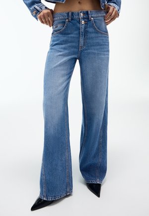 Bershka, DENIM HIGH WAIST BARREL - Wide Leg - light blue