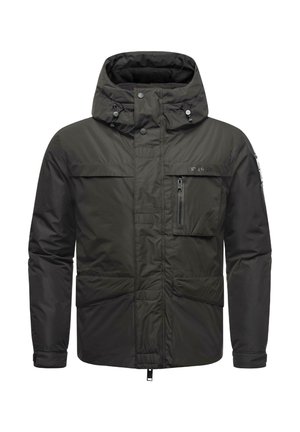 Melnas izolētās jakas, kas piedāvā augstu apkakli, rāvējslēdzēja un spiedpogām aizveramu, vairākas kabatas un gludu, ūdensizturīgu ārējo materiālu.