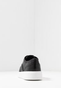 Clarks Zapatos con cordones - black