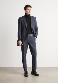 HUGO HENRY GETLIN  - Completo - dark blue