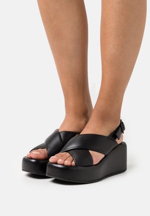 Högl, Sandales à plateforme - black