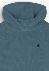 Sininen ribattuo huppari, jossa on leveä V-kaula-aukko ja pieni mertaalavava logo navy-värissä vasemmassa rinnassa. Pehmeä rakenne.