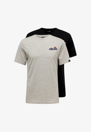 Dwie gładkie koszulki z krótkim rękawem, jedna jasno szara, druga czarna, każda z małym logo "ellesse" na piersi i rękawie.