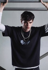 Thumbnail Image 5