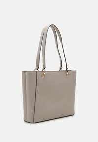 Guess NOELLE TOTE - Borsa a mano - taupe