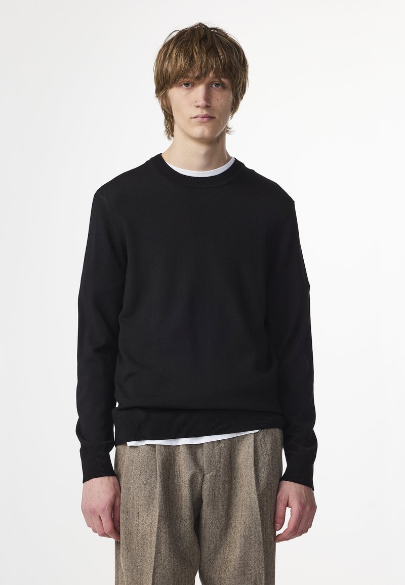 NN.07 TED - Strickpullover - black
