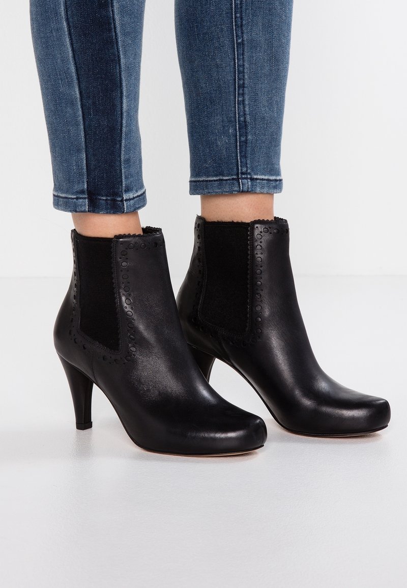 Clarks Ankle boot