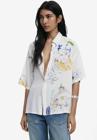 Desigual - SHORT-SLEEVE FACES - Button-down blouse - white Thumbnail Image 1