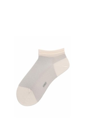 Einzelne beige und hellgraue, niedrig geschnittene Socke mit verstärkter Spitze und Ferse, auf weißem Hintergrund dargestellt.