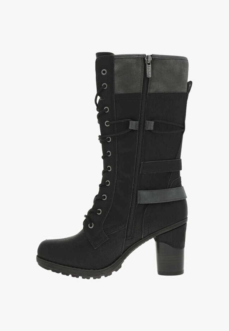 Botte noire montante en cuir et tissu texturé, à bout arrondi, avec un lacement sur le devant, une fermeture éclair sur le côté et un talon épais.