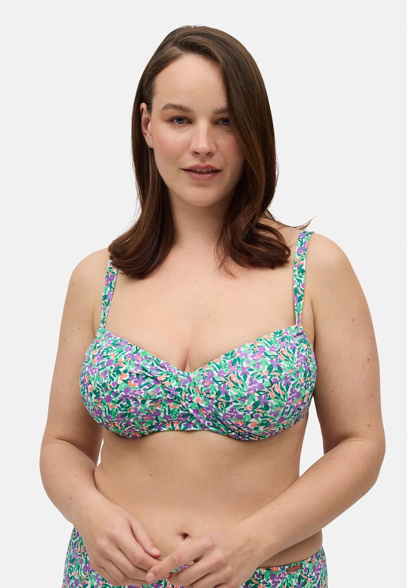 Top de bikini con aros en flores en verde, púrpura y rosa. Presenta tirantes ajustables y un diseño de tela fruncida. Material suave y elástico.