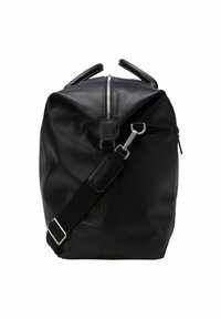 Sac de sport en cuir noir avec fermeture éclair, poignées de transport et bandoulière amovible. Présente une texture lisse et des accents en métal.