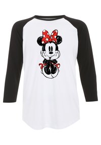 T-shirt bianco con maniche raglan nere, caratterizzato da una grafica di un topo dei cartoni animati con un papillon a pois rossi, seduto con le mani sulle guance.